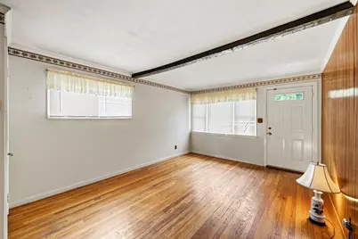 23 Steuben St, Springfield, MA 01151 - Photo 8