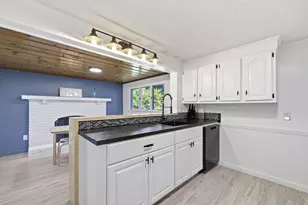 63 Spruce St, Westfield, MA 01085 - Photo 6