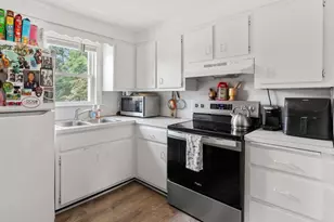 22 Stanbro St, Boston, MA 02136 - Photo 6