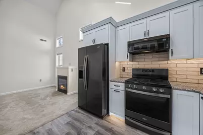 85 N Main St #15, Belchertown, MA 01007 - Photo 10