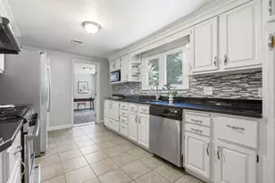 34 Drinkwater Ave, Braintree, MA 02184 - Photo 20