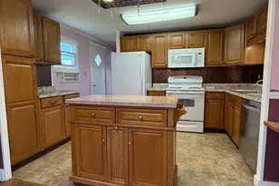 8 1st Ave, Westfield, MA 01085 - Photo 12