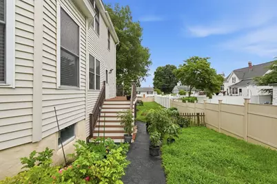 87 Crescent St, Lowell, MA 01851 - Photo 38