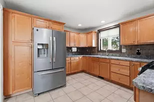 87 Crescent St, Lowell, MA 01851 - Photo 14