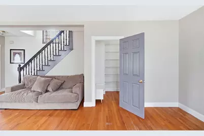 87 Crescent St, Lowell, MA 01851 - Photo 8