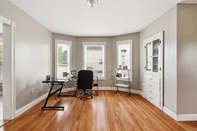 87 Crescent St, Lowell, MA 01851 - Photo 10