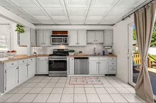 21 Burroughs St, Danvers, MA 01923 - Photo 10