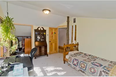 34 Washington St, Greenfield, MA 01301 - Photo 14