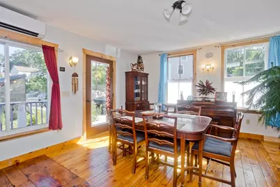 34 Washington St, Greenfield, MA 01301 - Photo 2