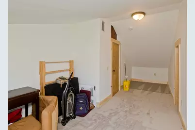 34 Washington St, Greenfield, MA 01301 - Photo 12