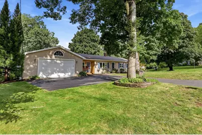 8 Linwood Dr, Wilbraham, MA 01095 - Photo 2