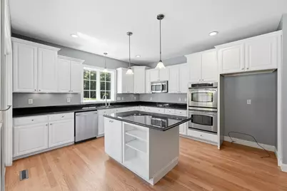 10 Sullivan Ln, South Hadley, MA 01075 - Photo 8