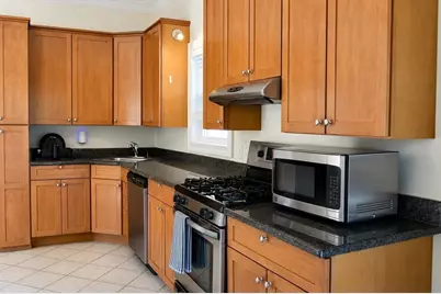 13 Howe St, Somerville, MA 02145 - Photo 6