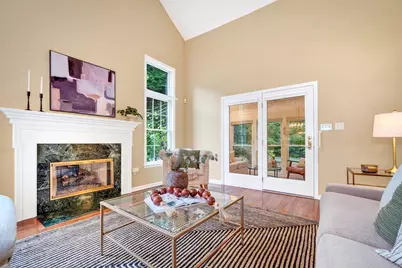 15 Hawthorne Lane #15, Bedford, MA 01730 - Photo 2