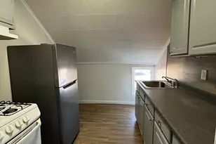 95 Wade St, Fall River, MA 02721 - Photo 4