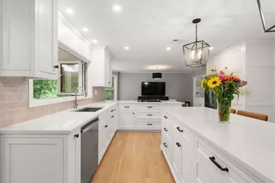 24 Longwood Dr, Hopkinton, MA 01748 - Photo 10