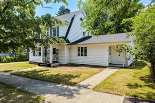 32 Marsden St, Springfield, MA 01109 - Photo 2