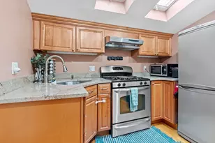 24 Chisholm Ln, Boston, MA 02131 - Photo 6