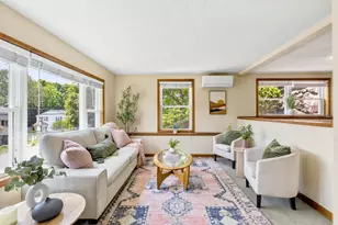 41 Mountain St, Woburn, MA 01801 - Photo 4