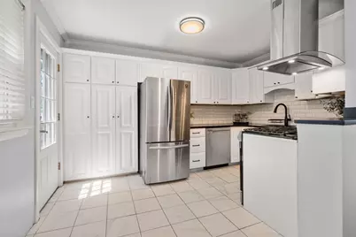 136A Belgrade Ave, Boston, MA 02131 - Photo 8