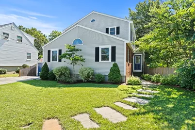 5 Macarthur Circle, Swampscott, MA 01907 - Photo 2