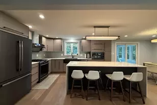 25 Berkshire Dr, Winchester, MA 01890 - Photo 4