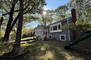 25 Berkshire Dr, Winchester, MA 01890 - Photo 2