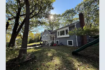 25 Berkshire Dr, Winchester, MA 01890 - Photo 2