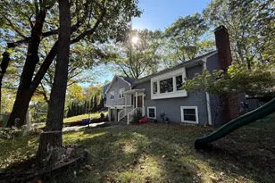 25 Berkshire Dr, Winchester, MA 01890 - Photo 2