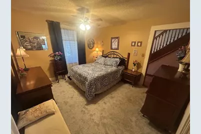 61 Catherine St, Chicopee, MA 01013 - Photo 16
