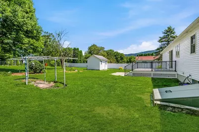 65 Plain St, Easthampton, MA 01027 - Photo 12