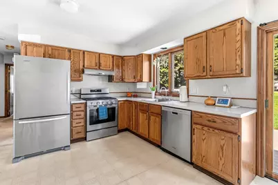 65 Plain St, Easthampton, MA 01027 - Photo 14