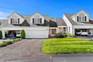 7 Nature View Dr, Uxbridge, MA 01569 - Photo 1
