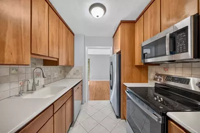 1 Charles St #A, Reading, MA 01867 - Photo 8