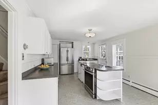 26 Quimby Ave, Woburn, MA 01801 - Photo 16