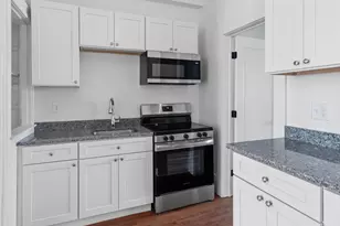 105 High St, Holyoke, MA 01040 - Photo 4