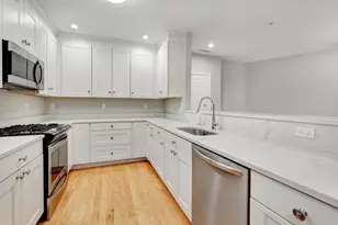 2 Inwood Dr, Woburn, MA 01801 - Photo 8
