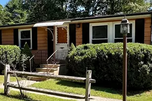 9 Maverick Dr, Brookfield, MA 01506 - Photo 2