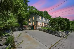 41 Mountain St, Woburn, MA 01801 - Photo 30