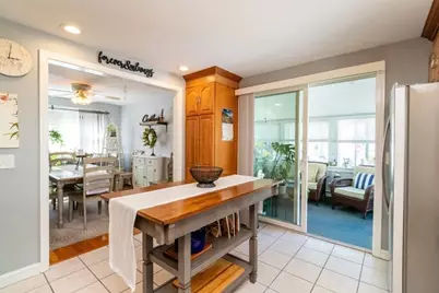 35 Rosaria St, Boston, MA 02122 - Photo 12