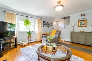 35 Rosaria St, Boston, MA 02122 - Photo 4