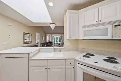 48 William Onthank Ln #48, Southborough, MA 01772 - Photo 4