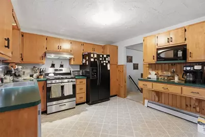 33 Rolling Ln, Hudson, MA 01749 - Photo 4