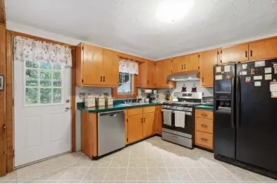 33 Rolling Ln, Hudson, MA 01749 - Photo 6
