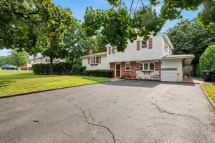 33 Rolling Ln, Hudson, MA 01749 - Photo 2