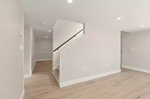 100 Pl Ln, Woburn, MA 01801 - Photo 8