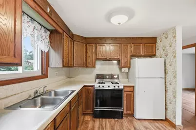2 Westwood Street, Burlington, MA 01803 - Photo 18