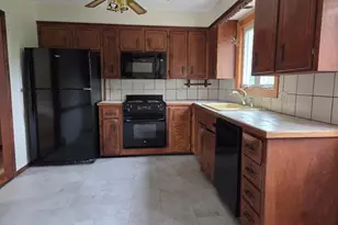 64 Woolley Ave, Somerset, MA 02726 - Photo 4