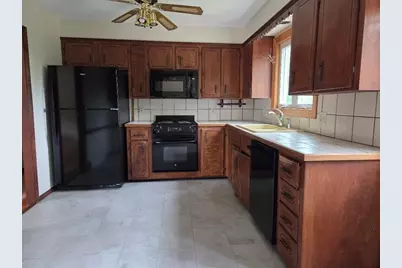 64 Woolley Ave, Somerset, MA 02726 - Photo 4