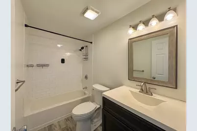 212 W 6th St #212, Boston, MA 02127 - Photo 18